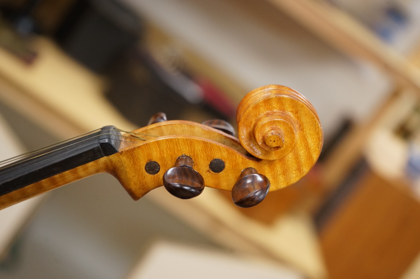 A cased handmade English violin by Robert Down, Hindhead Fecit Anno 1977